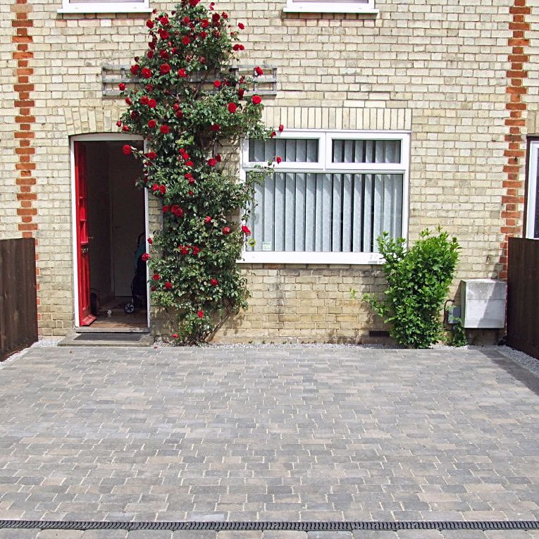 Bradstone Woburn Rumbled Block Paving